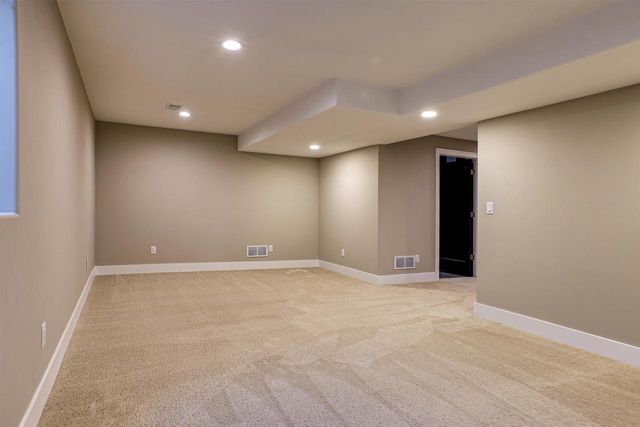 N9072 SOUTHTOWNE DRIVE, Menasha, WI 54952