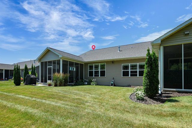N9072 SOUTHTOWNE DRIVE, Menasha, WI 54952