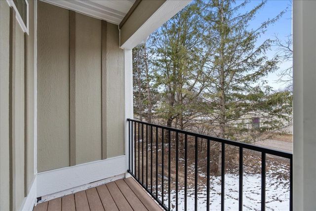 425 W 8th Street 20, New Richmond, WI 54017