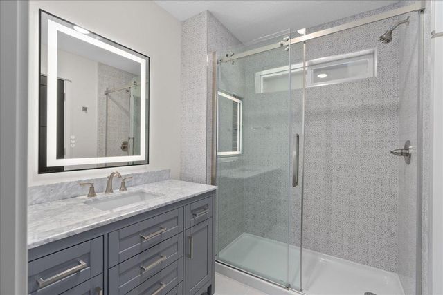 425 W 8th Street 20, New Richmond, WI 54017