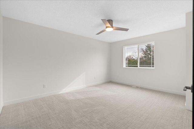 425 W 8th Street 20, New Richmond, WI 54017