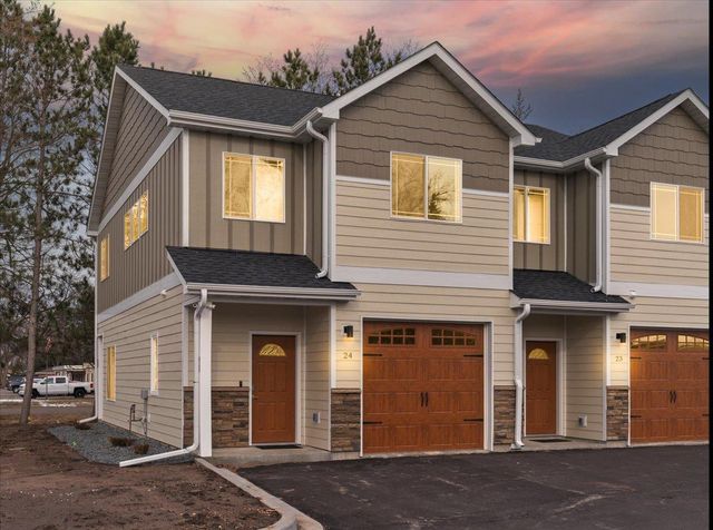 425 W 8th Street 20, New Richmond, WI 54017