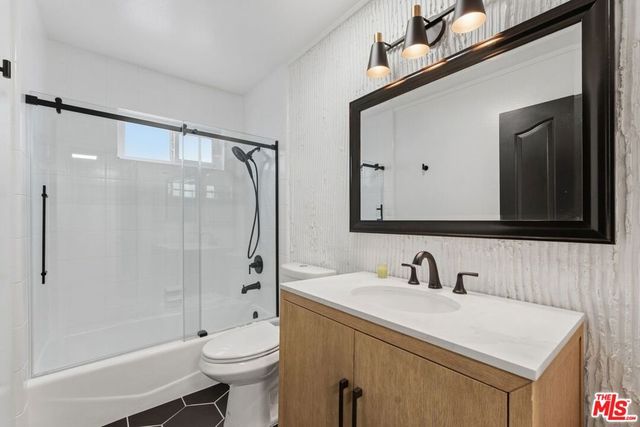 1160 Granville Avenue 104, Los Angeles, CA 90049