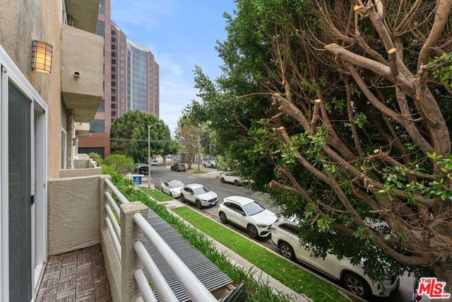 1160 Granville Avenue 104, Los Angeles, CA 90049
