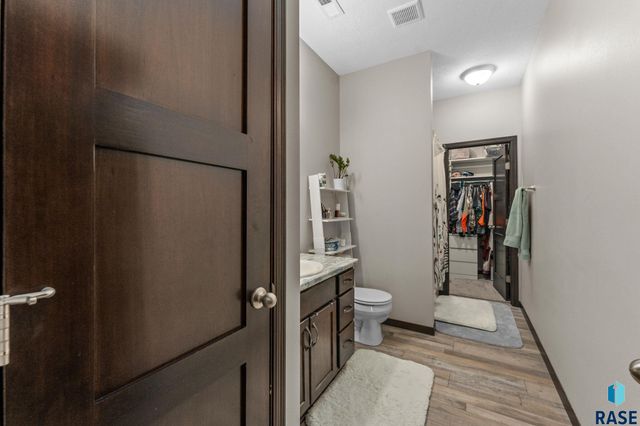 9625 W Broek Dr, Sioux Falls, SD 57106