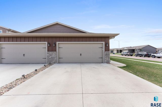 9625 W Broek Dr, Sioux Falls, SD 57106