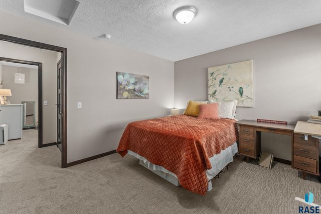 9625 W Broek Dr, Sioux Falls, SD 57106