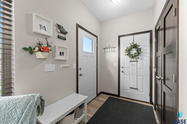 9625 W Broek Dr, Sioux Falls, SD 57106