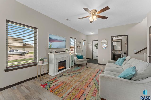 9625 W Broek Dr, Sioux Falls, SD 57106