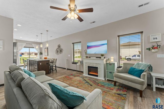 9625 W Broek Dr, Sioux Falls, SD 57106