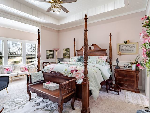 13989 Shady Acres Road, Bentonville, AR 72713