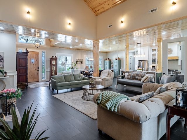 13989 Shady Acres Road, Bentonville, AR 72713