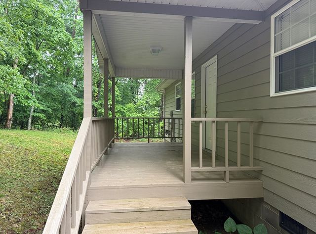 134 Acorn Lane, Warne, NC 28909