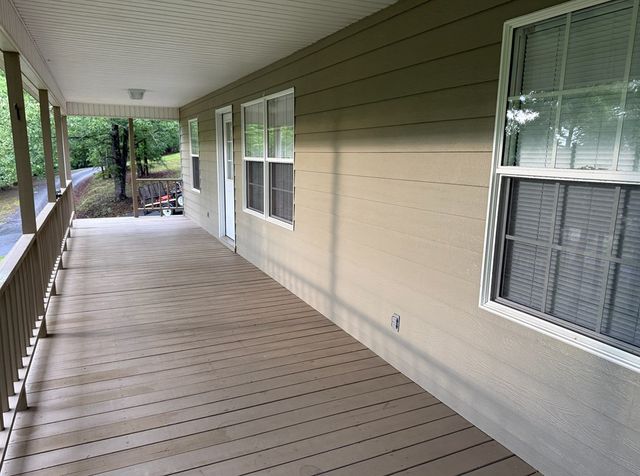 134 Acorn Lane, Warne, NC 28909