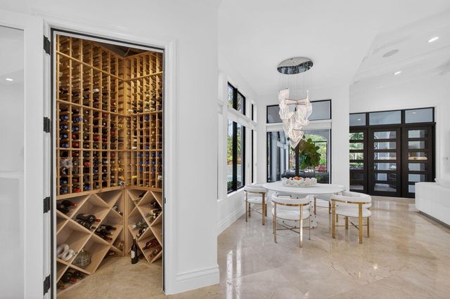 213 Via Palacio, Palm Beach Gardens, FL 33418
