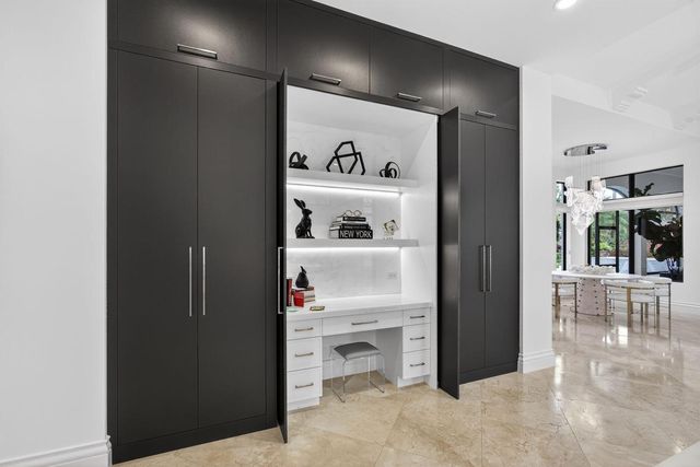 213 Via Palacio, Palm Beach Gardens, FL 33418