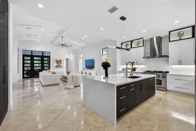 213 Via Palacio, Palm Beach Gardens, FL 33418