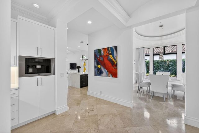 213 Via Palacio, Palm Beach Gardens, FL 33418