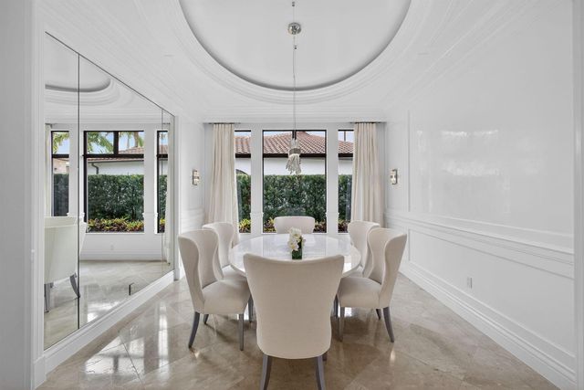 213 Via Palacio, Palm Beach Gardens, FL 33418