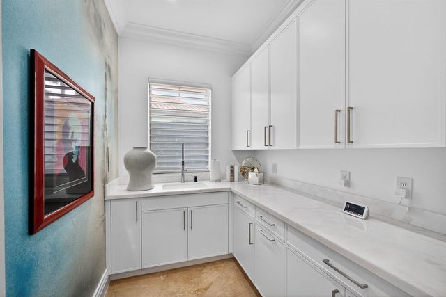 213 Via Palacio, Palm Beach Gardens, FL 33418