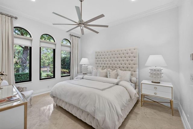 213 Via Palacio, Palm Beach Gardens, FL 33418