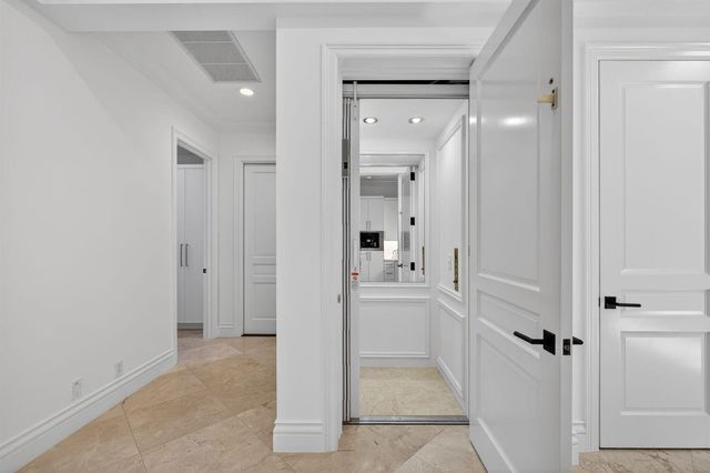213 Via Palacio, Palm Beach Gardens, FL 33418