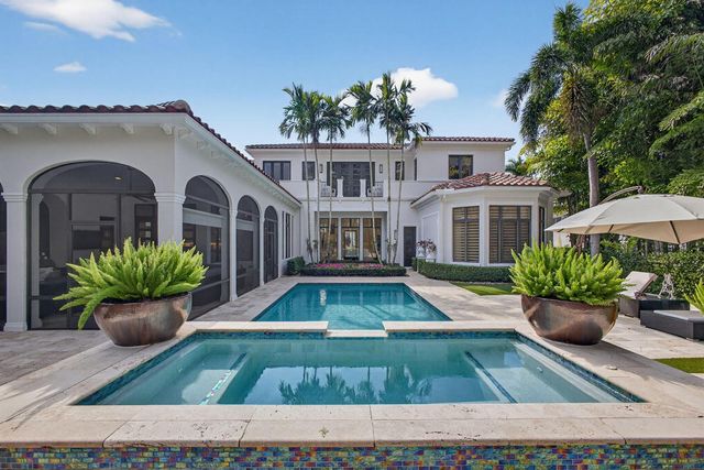 213 Via Palacio, Palm Beach Gardens, FL 33418