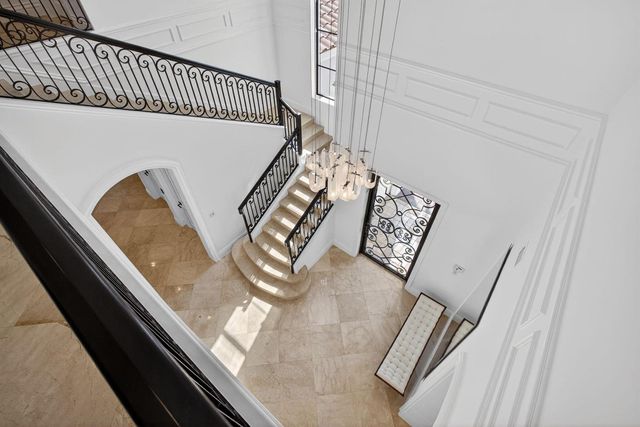 213 Via Palacio, Palm Beach Gardens, FL 33418