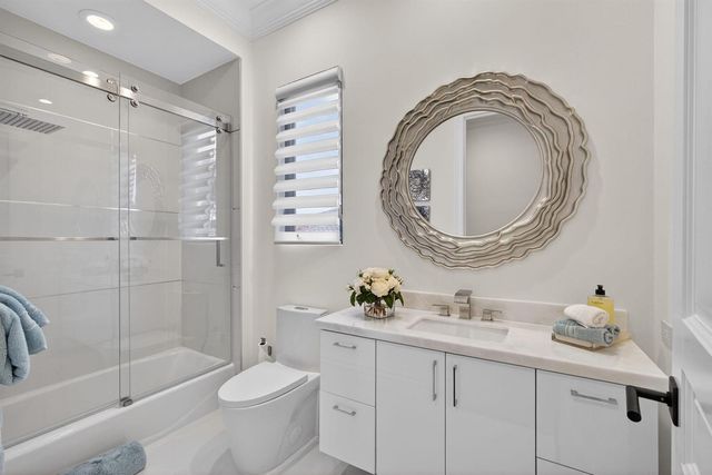 213 Via Palacio, Palm Beach Gardens, FL 33418
