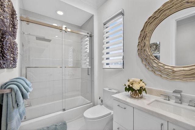 213 Via Palacio, Palm Beach Gardens, FL 33418