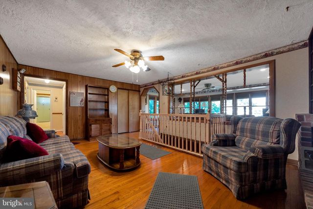 2181 SPRINGHOUSE LN, Aston, PA 19014