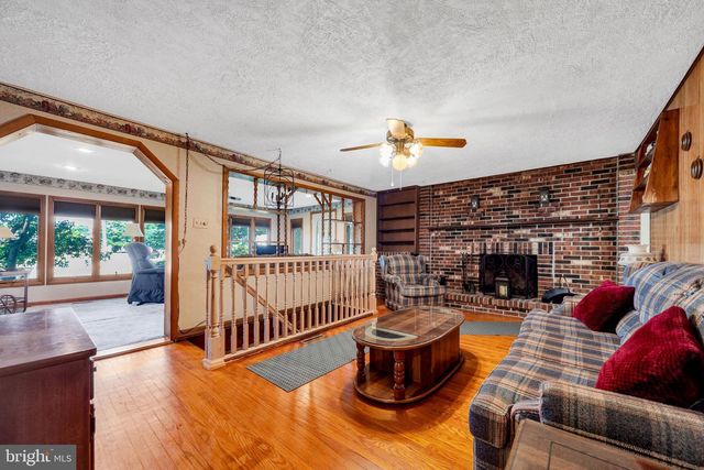 2181 SPRINGHOUSE LN, Aston, PA 19014