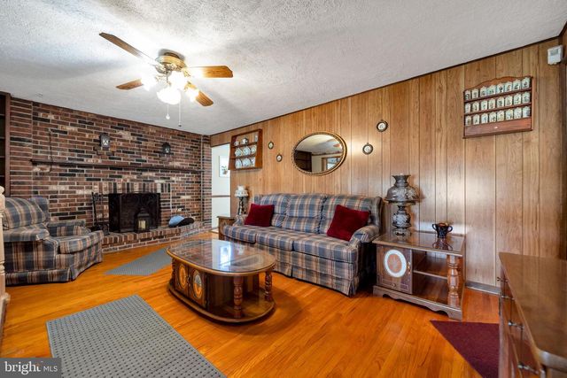 2181 SPRINGHOUSE LN, Aston, PA 19014