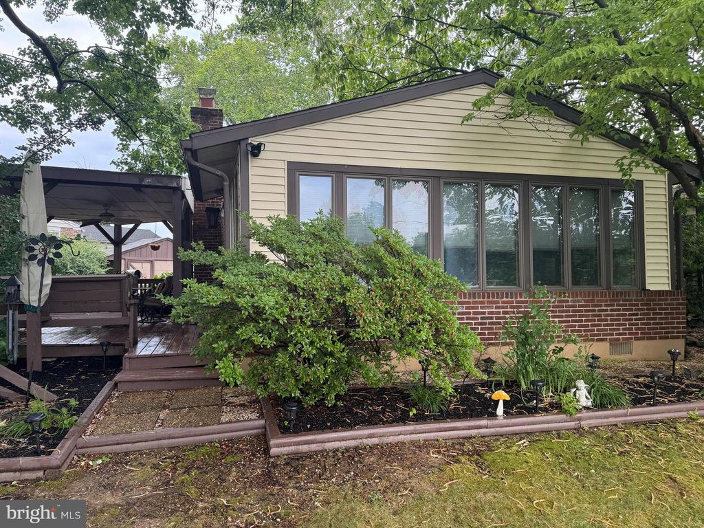 2181 SPRINGHOUSE LN, Aston, PA 19014