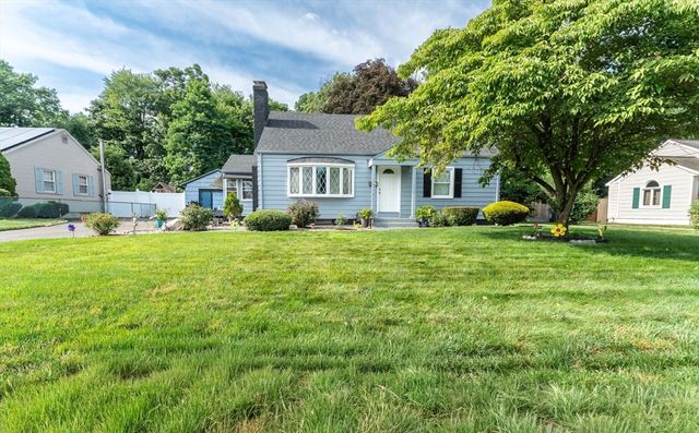 12 Kenway Dr, Springfield, MA 01104
