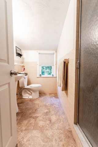 12 Kenway Dr, Springfield, MA 01104