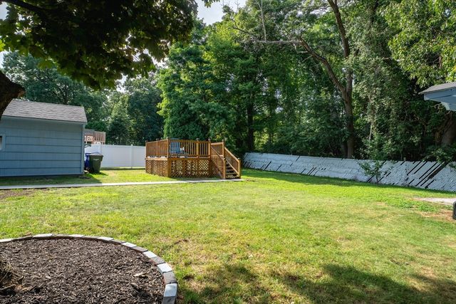12 Kenway Dr, Springfield, MA 01104