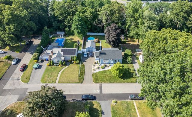 12 Kenway Dr, Springfield, MA 01104