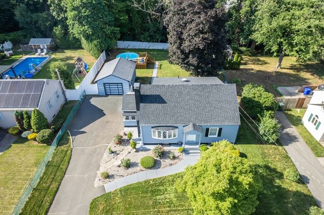 12 Kenway Dr, Springfield, MA 01104