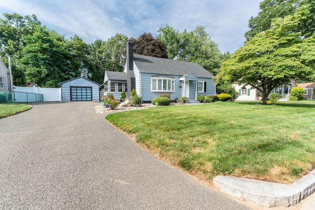 12 Kenway Dr, Springfield, MA 01104