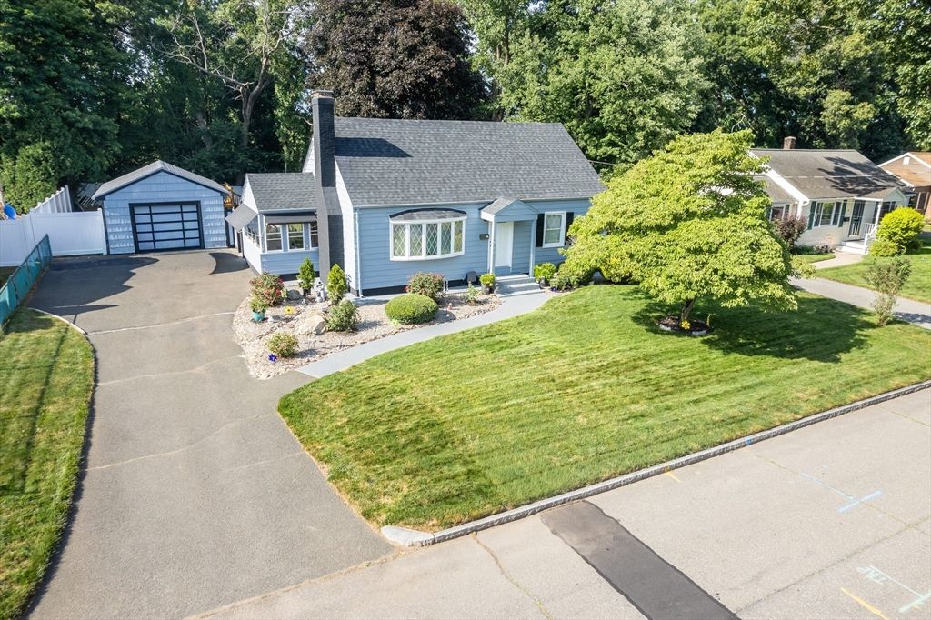 12 Kenway Dr, Springfield, MA 01104