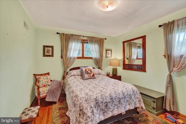 2360 LOUCKS RD, York, PA 17408