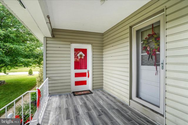 2360 LOUCKS RD, York, PA 17408