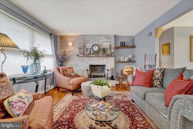 2360 LOUCKS RD, York, PA 17408