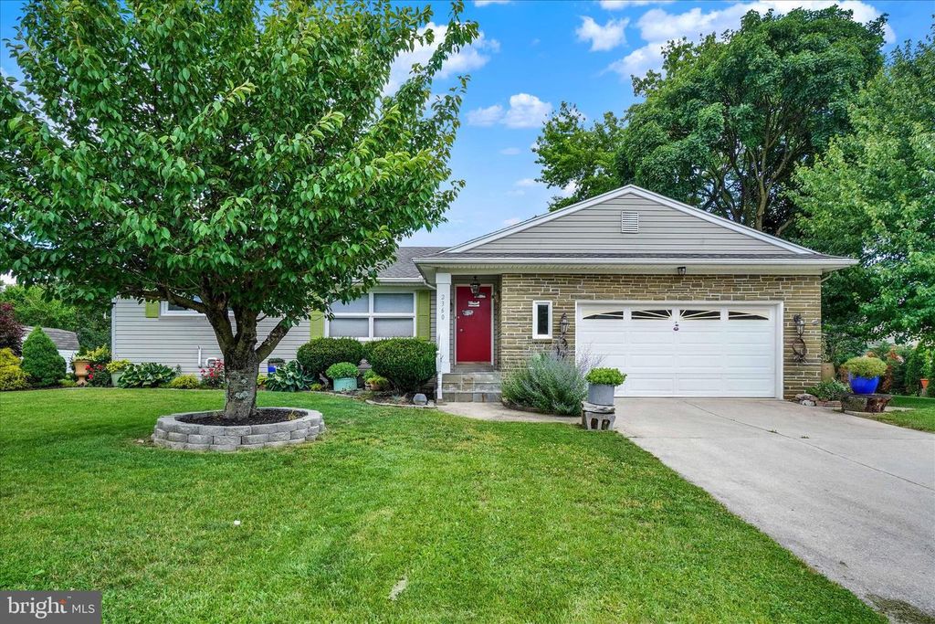 Image 21 of property listing at 2360 LOUCKS RD, York, PA 17408