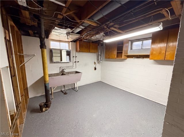 32222 Densmore Road, Willowick, OH 44095