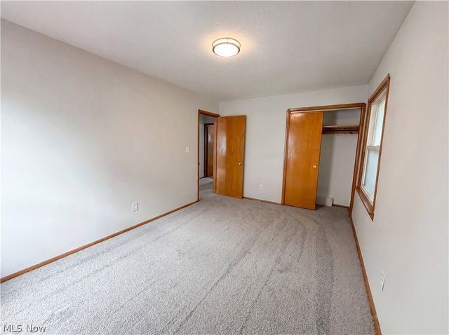 32222 Densmore Road, Willowick, OH 44095