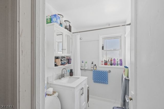 264 Donald Ave, Rahway City, NJ 07065