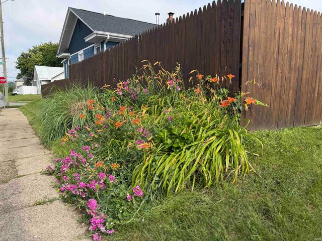 944 Oakland Street, South Bend, IN 46615