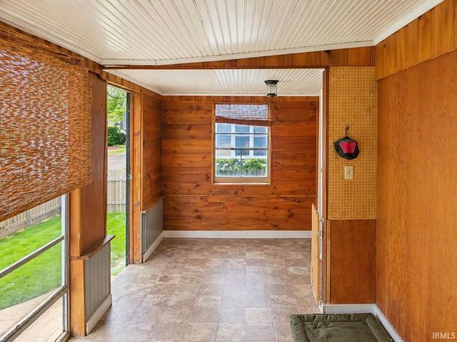 944 Oakland Street, South Bend, IN 46615